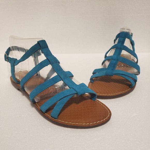 earth hyannis sandals